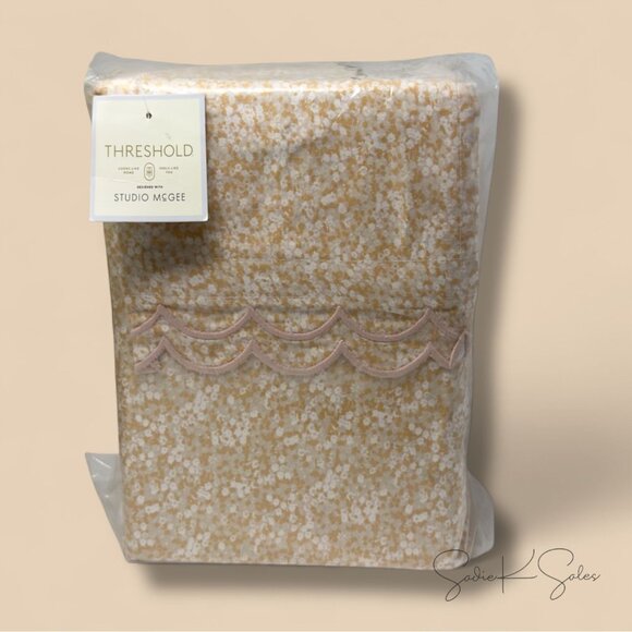 Full Scalloped Edge Ditsy Floral Sheet Set Peach/Pink - Threshold Studio McGee - Picture 5 of 5